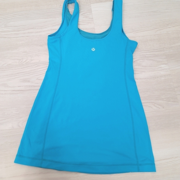 LULULEMON Scoop Neck Mesh detail Tank size 6 - Picture 3 of 8